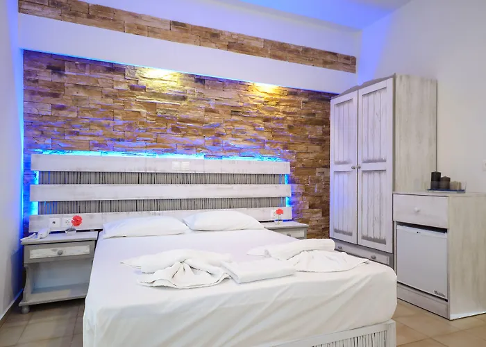 Agios Prokopios Hotel מלון דירות