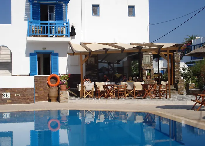 מלון דירות Agios Prokopios Hotel 3*